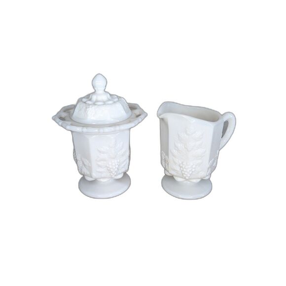 Vintage Set Westmoreland Milk Glass Lidded Sugar Bowl & Creamer Great Condition - Picture 1 of 11